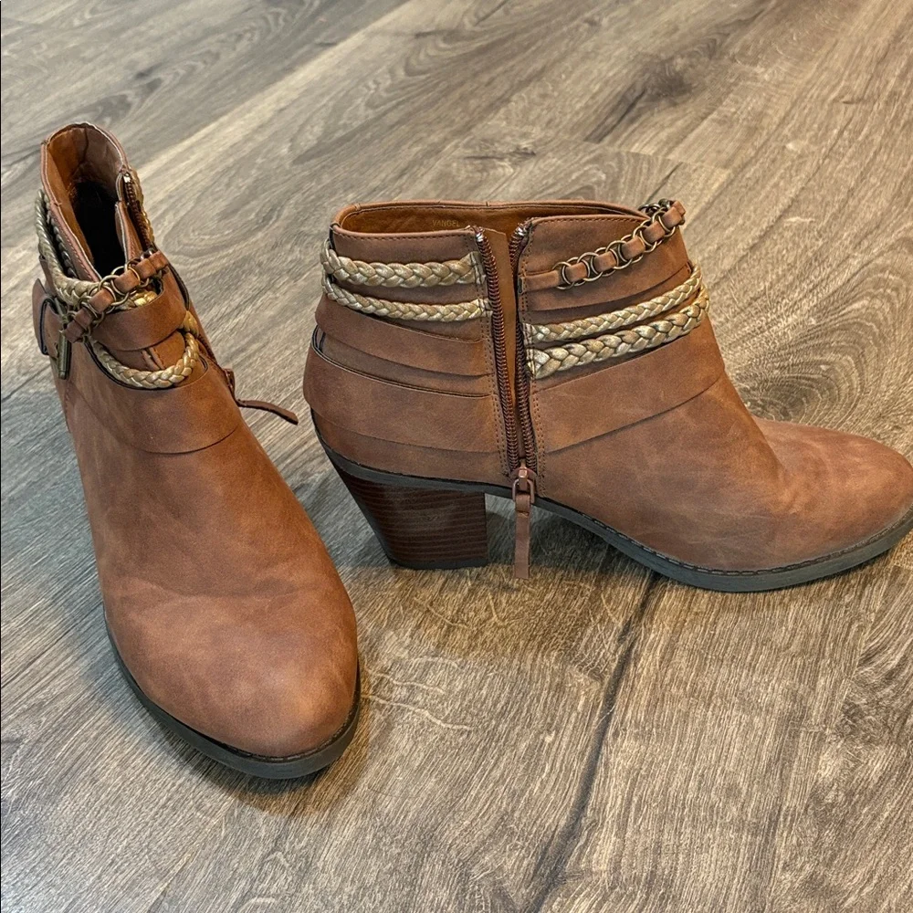 Sugar Vangel Brown Ankle Boots with Braided Straps - Picture 3 of 6